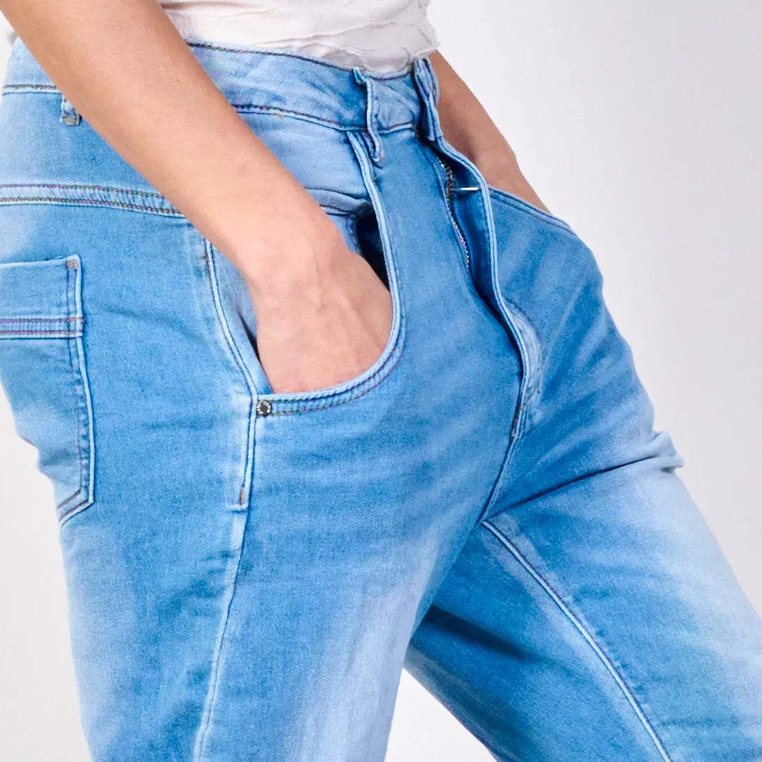 Relaxed tapered denim jeans wholesale