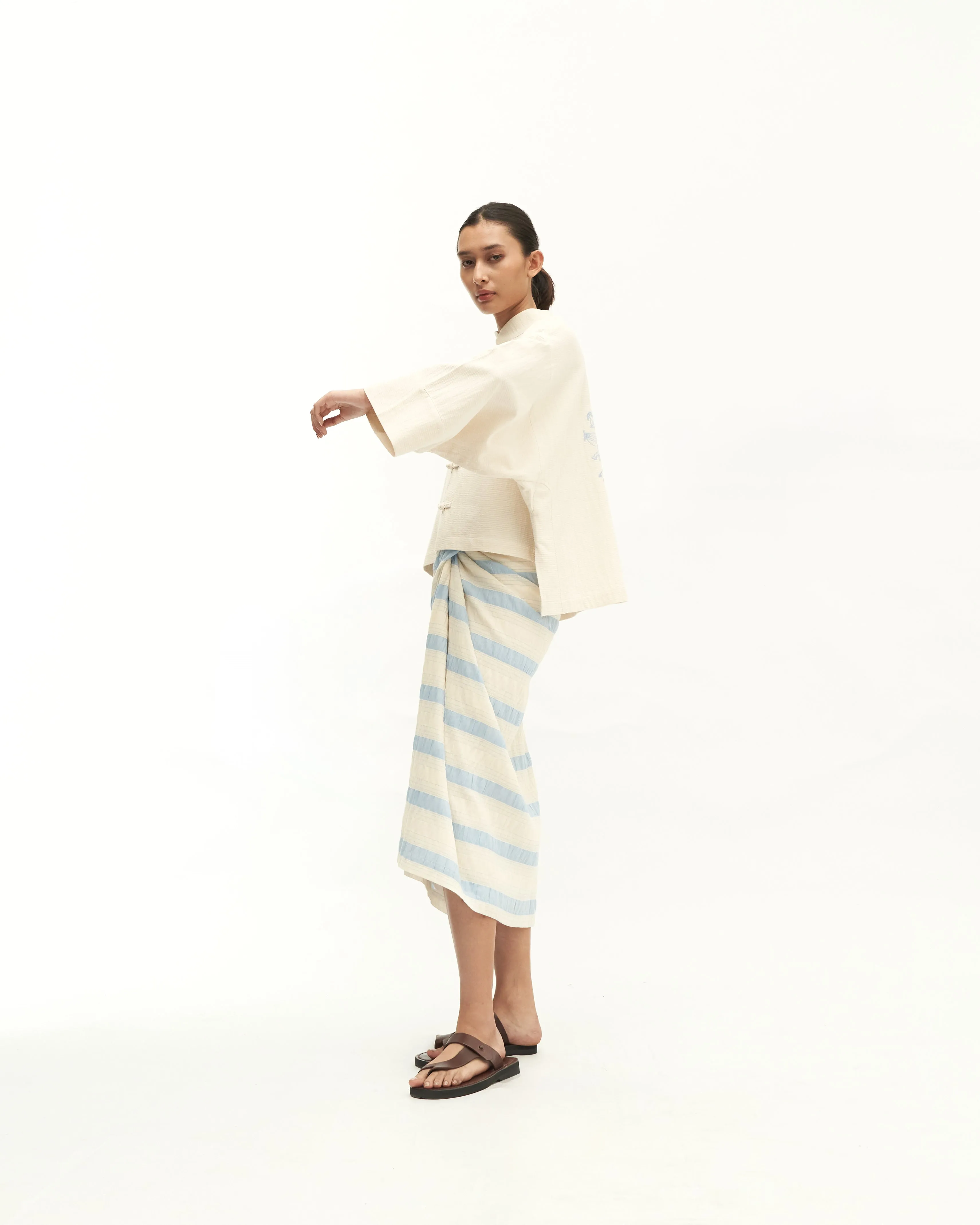 Women: Sulam Boxy Top (Blue)