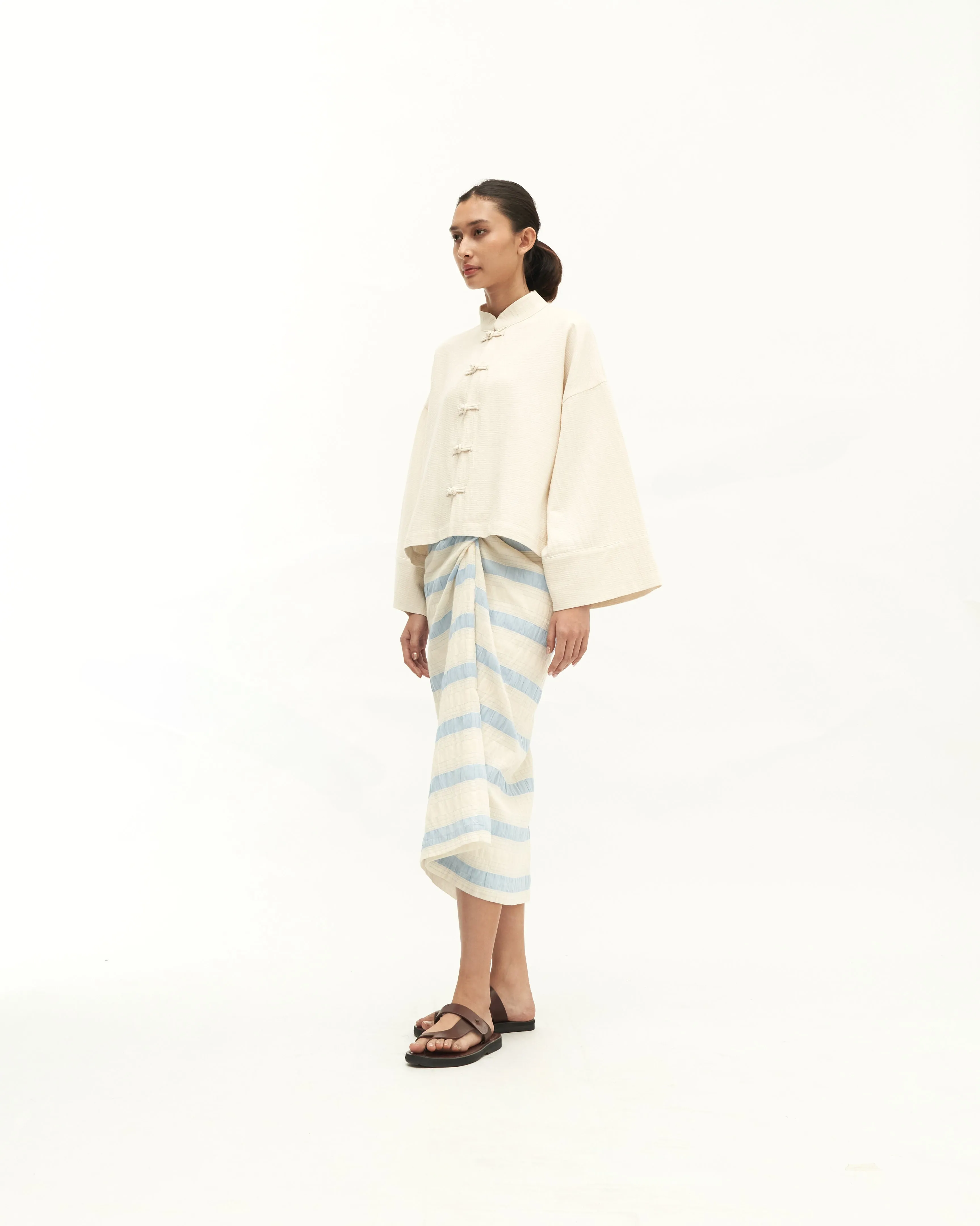Women: Sulam Boxy Top (Blue)